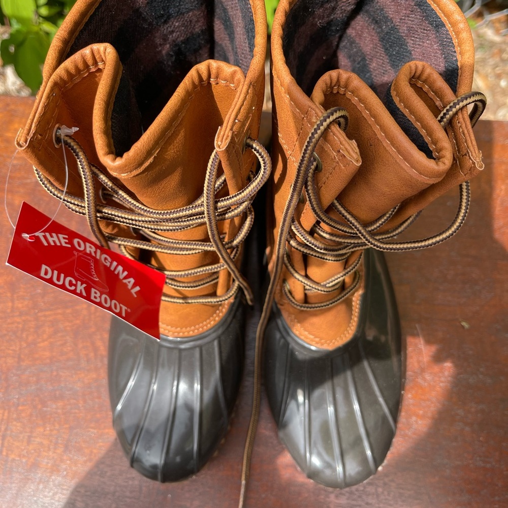 NWT The Original Duck Boot, size 6 - Picture 4 of 7